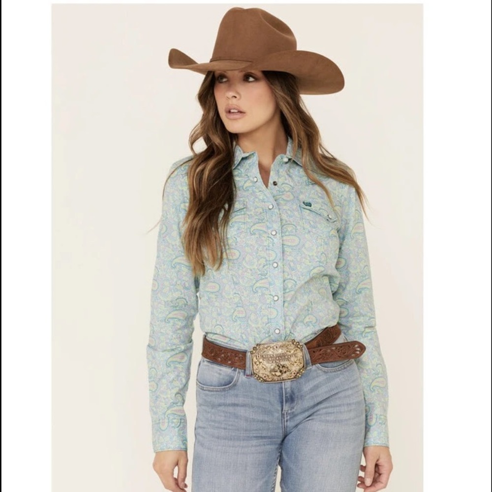 NWT Cinch Women’s Paisley Snap Shirt